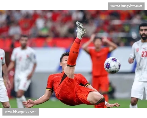 伊万黯然下课无人送，国足新帅三选一：无履历教头临危受命引争议