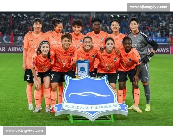 亚冠联赛新赛季展望：亚洲顶级足球俱乐部竞技舞台的荣耀与挑战