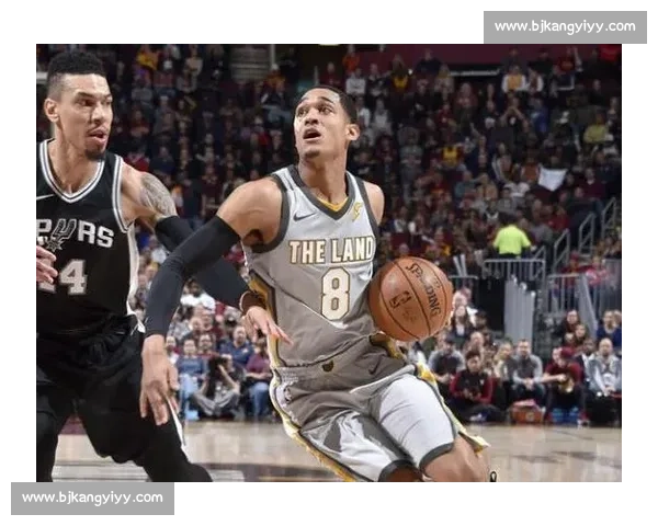 主教练战术大翻盘，临场调度改写比赛走向，智慧的博弈！